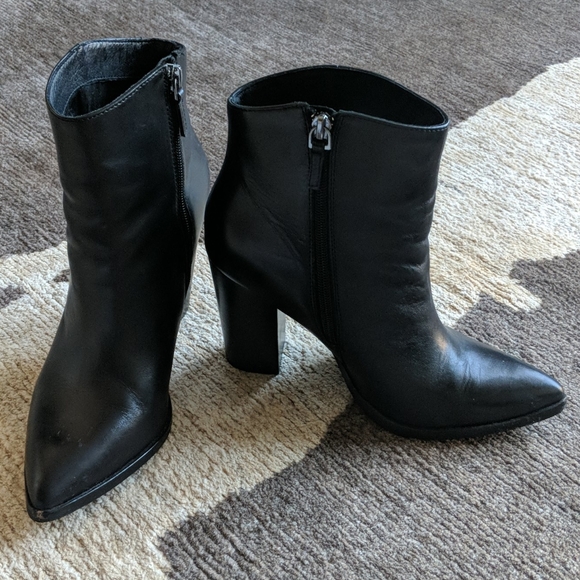 Halogen Black faux leather heeled ankle booties - Picture 1 of 5